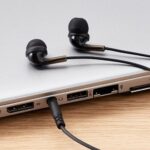 Amazon Basics Wired Earbuds with Microphone, In-Ear Headphones, 3.5mm Jack - Image 6